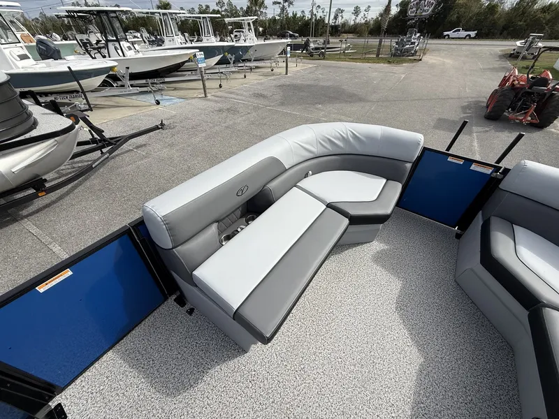 Slide: The Image of Veranda Vista View 20RC 2026 - 12