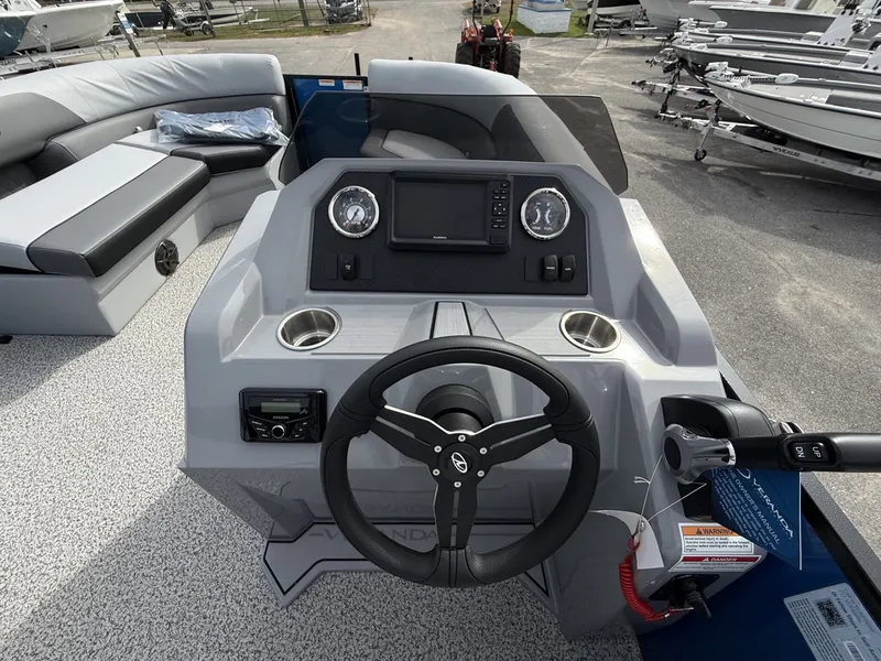 Slide: The Image of Veranda Vista View Series 20RC-BITOON-115HP 2026 - 4