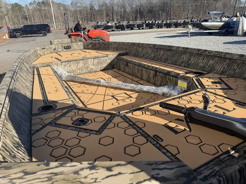 Slide: The Image of Excel 183 Tomahawk 2026 - 5