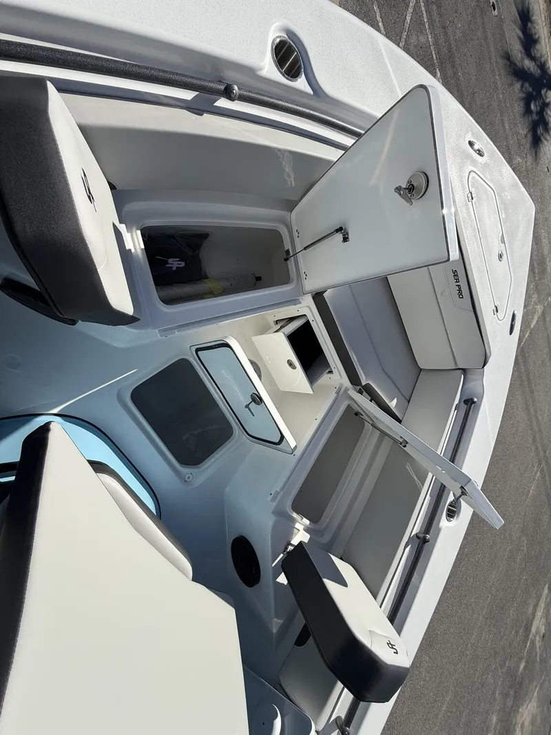 Slide: The Image of Sea Pro 245 SEA KEEPER RIDE EQUIPPED 2026 - 2