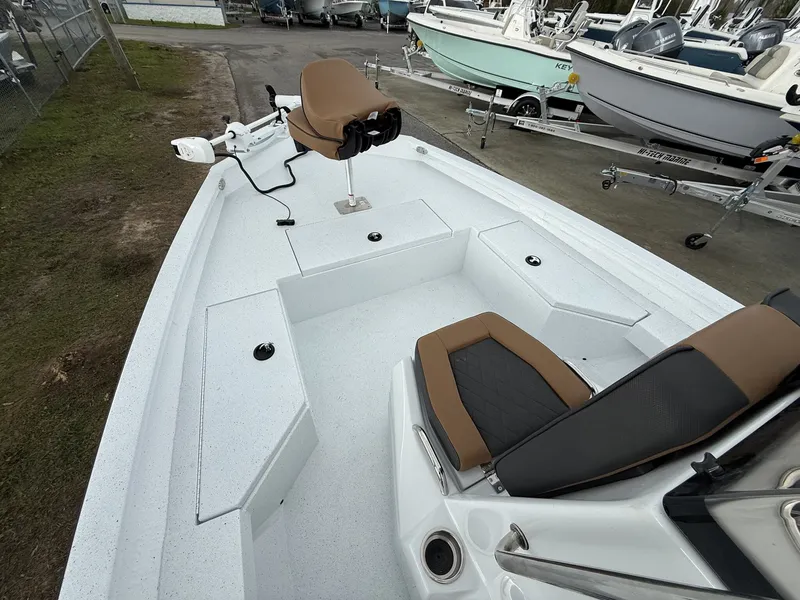 Slide: The Image of Xpress H20B Bay 2026 - 8