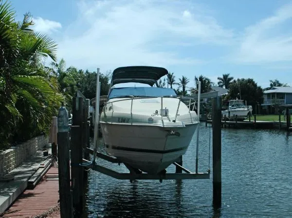 Slide: The Image of Wellcraft 2600 Martinique 2000 - 3