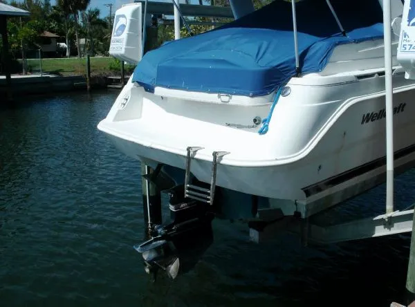 Slide: The Image of Wellcraft 2600 Martinique 2000 - 4