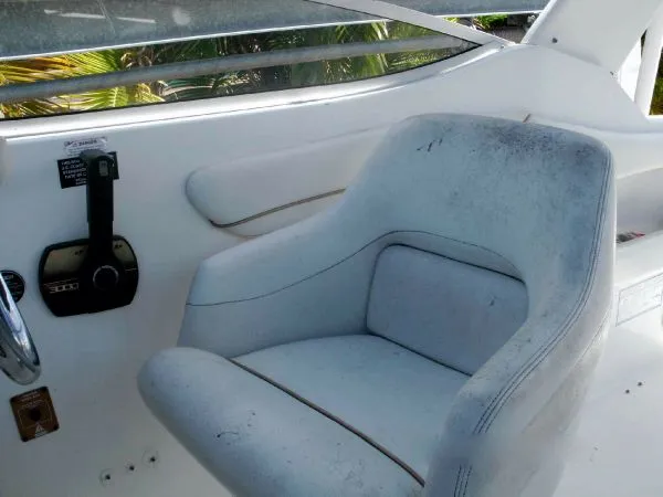 Slide: The Image of Wellcraft 2600 Martinique 2000 - 7