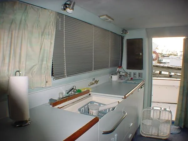 Slide: The Image of Sea Ray Sedan 1989 - 11