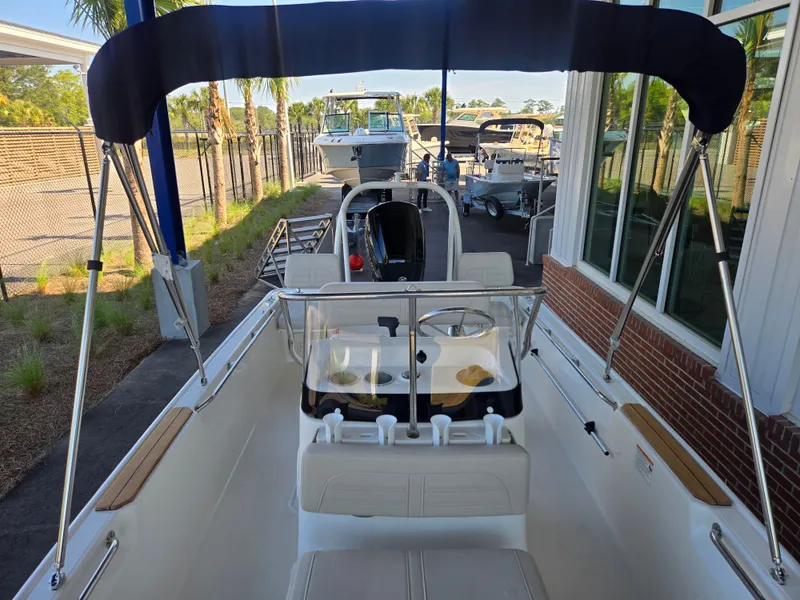 Slide: The Image of Boston Whaler 170 Montauk 2026 - 13