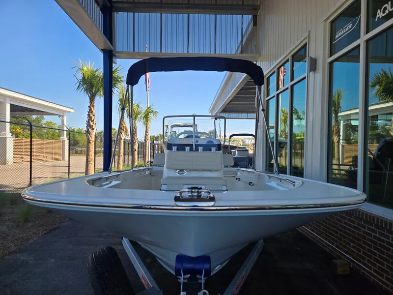 Slide: The Image of Boston Whaler 170 Montauk 2026 - 15