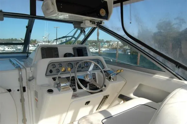 Slide: The Image of Wellcraft 330 Coastal (05 Repower) 2003 - 1