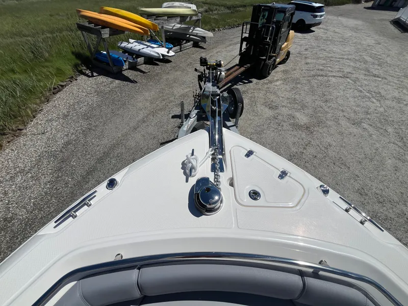 Slide: The Image of Boston Whaler 250 Outrage 2026 - 24