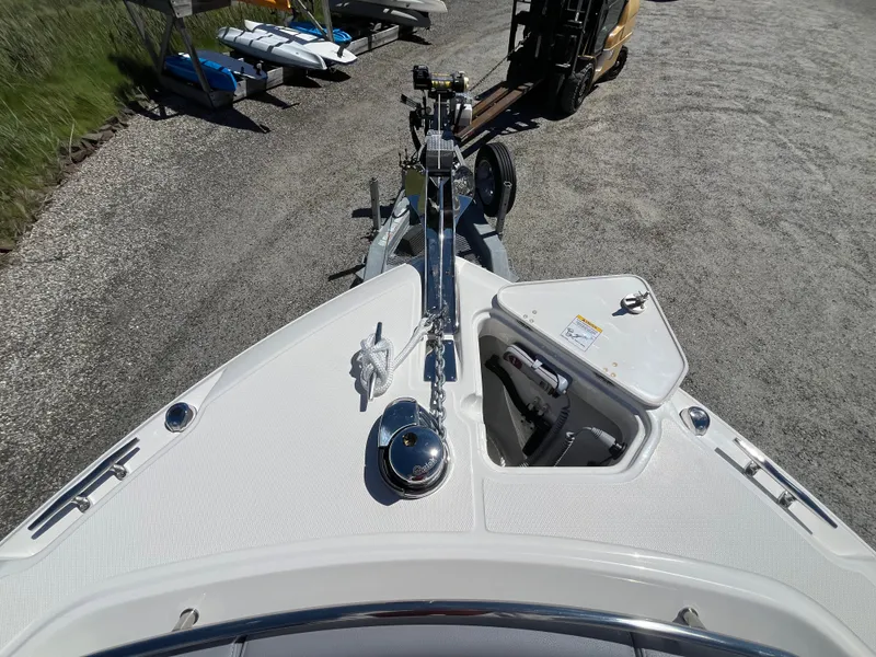 Slide: The Image of Boston Whaler 250 Outrage 2026 - 25