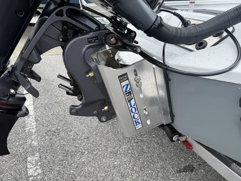 Slide: The Image of Xpress Xclusive R Series XR 21 BAY WITH FORWARD SEATING 2026 - 4