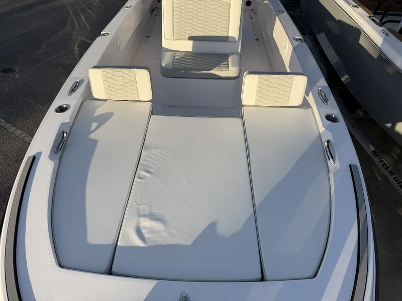 Slide: The Image of Twin Vee 22 BayCat 2026 - 4