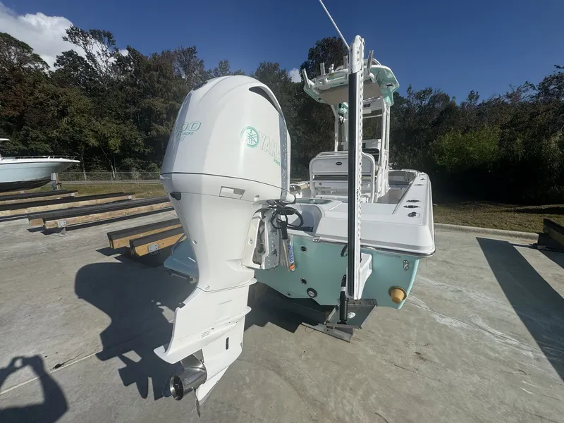 Slide: The Image of Everglades 243 CC with Tower 2020 - 5