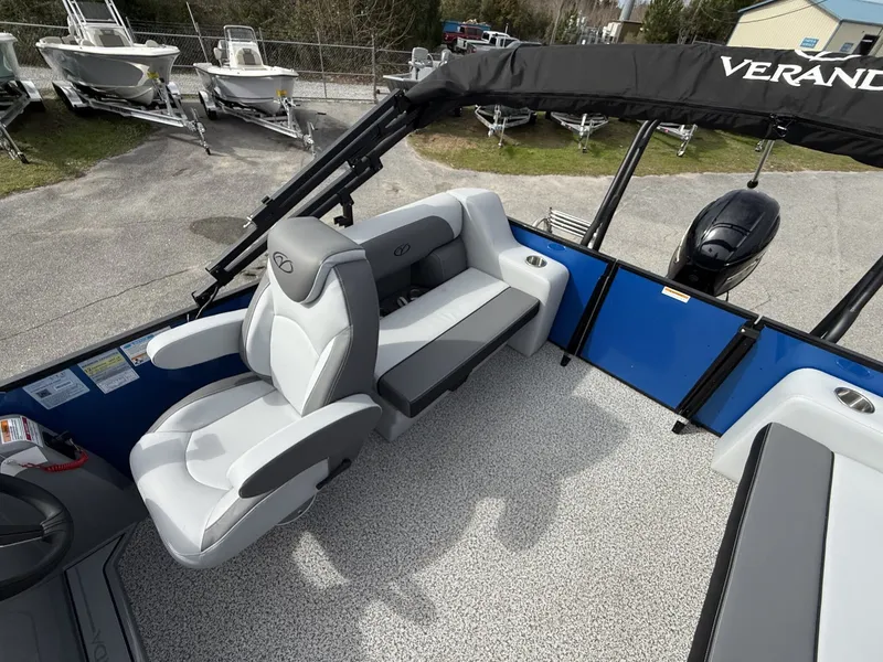 Slide: The Image of Veranda Vista View Series 20RC 2026 - 5