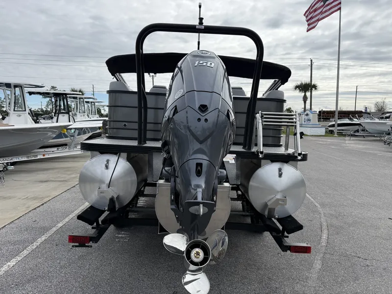 Slide: The Image of Veranda Vista View Series 22RC-TRITOON-150HP 2026 - 3