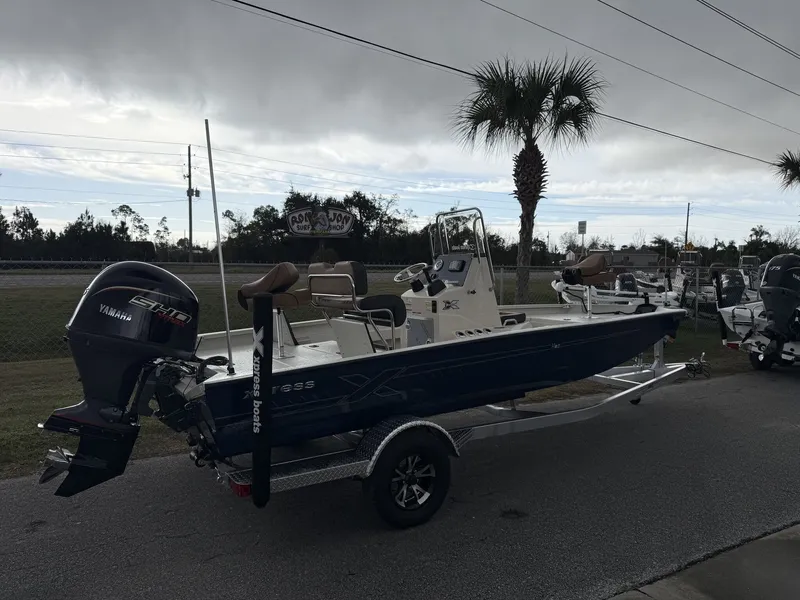 Slide: The Image of Xpress Hyper-Lift Bay Series H20 BAY W/ HYD STEERING 2026 - 4