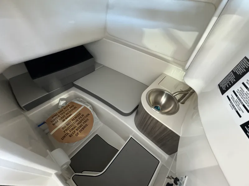 Slide: The Image of Sea Ray SDX 270 Outboard 2026 - 12