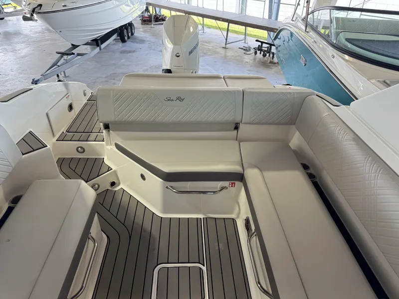 Slide: The Image of Sea Ray SDX 270 Outboard 2026 - 6