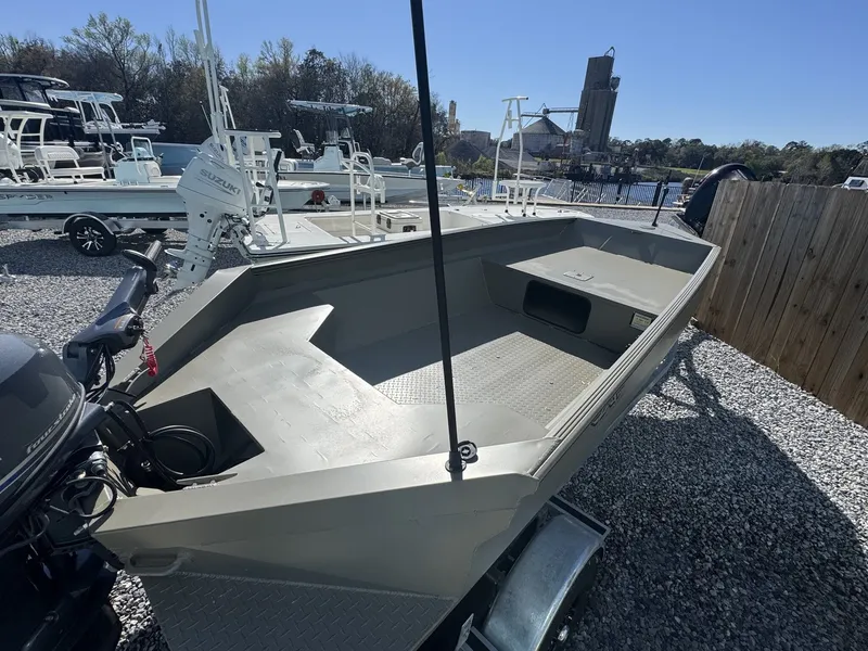 Slide: The Image of Edge Boats Sportsman Series 656DB MID DECK 2026 - 4