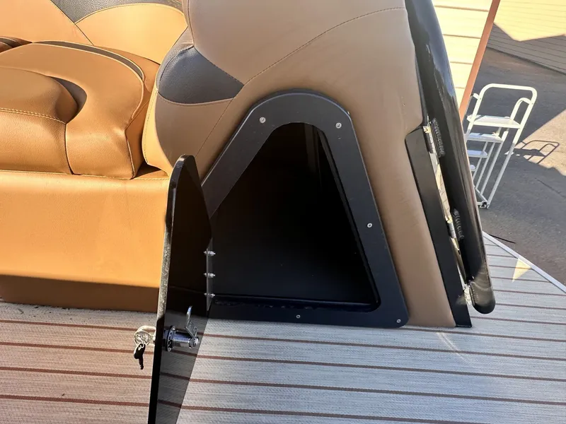 Slide: The Image of Aloha CLUB SERIES 260-300HP 2026 - 6