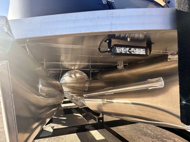 Slide: The Image of Aloha CLUB SERIES 260-300HP 2026 - 8