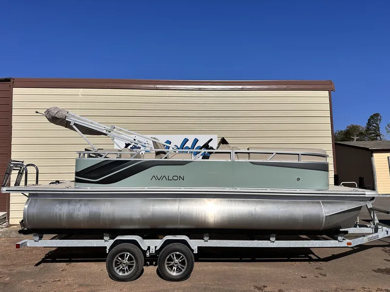 The Image of Avalon Venture 21 CRUISE-115HP 2026 - 1