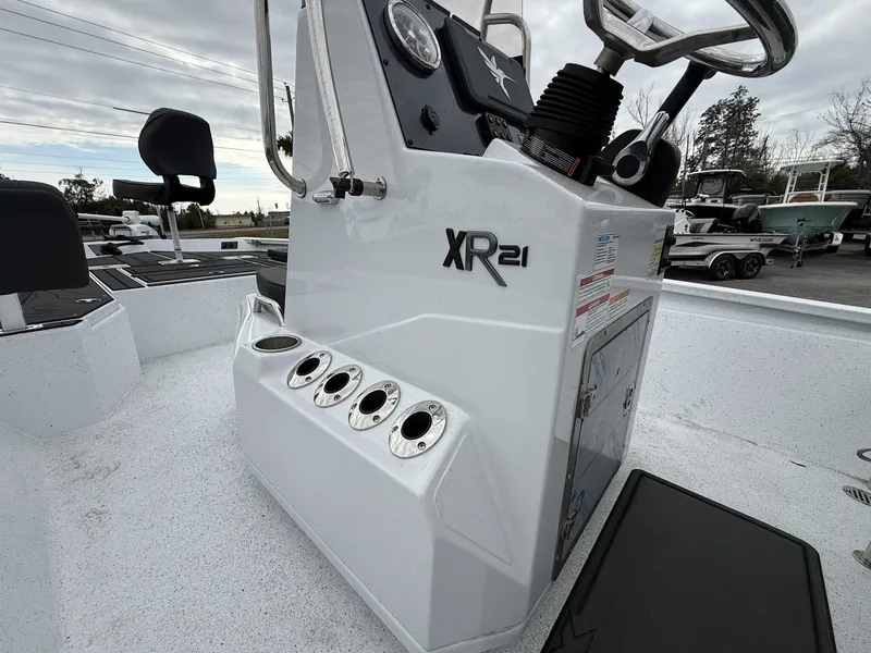 Slide: The Image of Xpress Xclusive R Series XR 21 BAY WITH FORWARD SEATING 2026 - 14