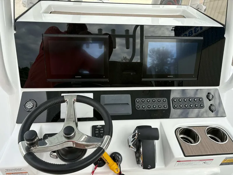 Slide: The Image of Blazer Bay 2700 Hybrid 2026 - 10