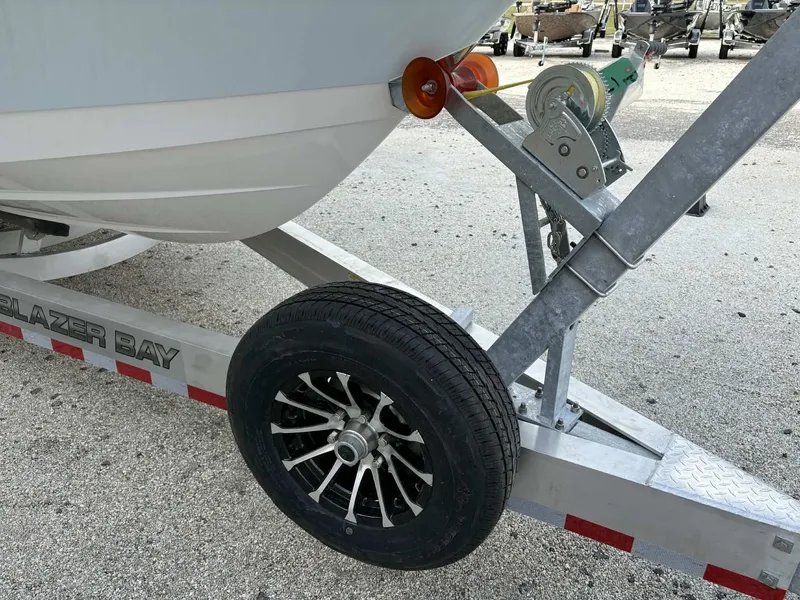 Slide: The Image of Blazer Bay 2700 Hybrid 2026 - 19