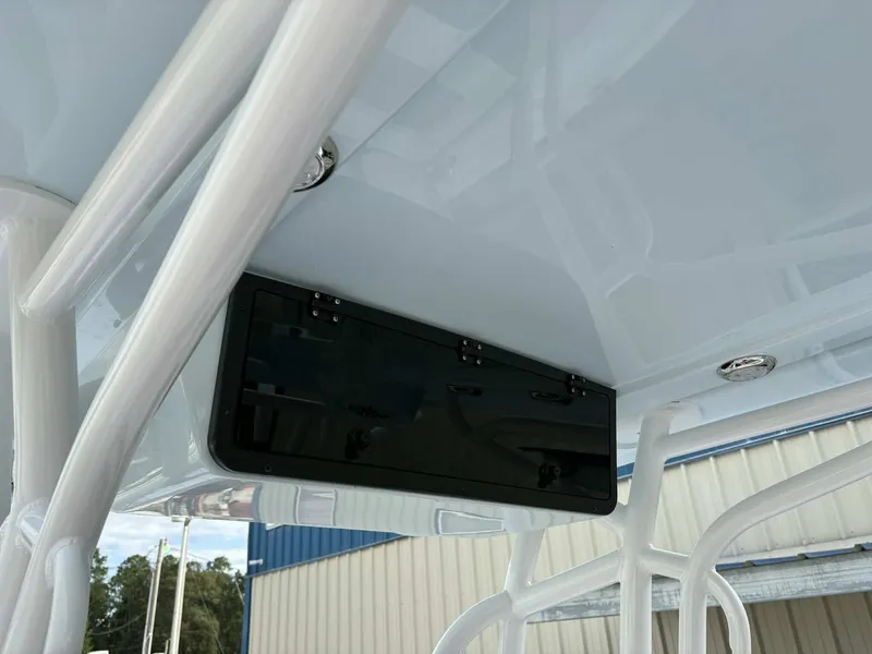 Slide: The Image of Blazer Bay 2700 Hybrid 2026 - 20