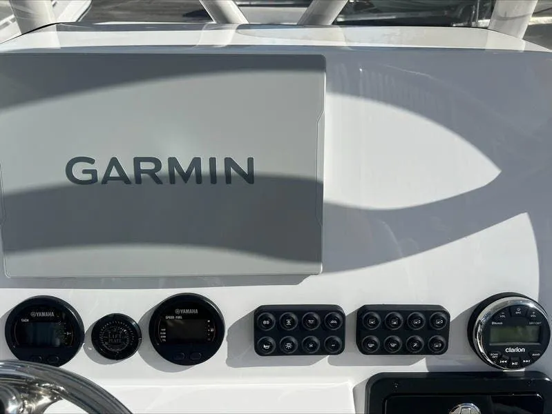 Slide: The Image of Blazer Bay 2400 2025 - 17