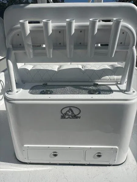 Slide: The Image of Blazer Bay 2400 2025 - 18