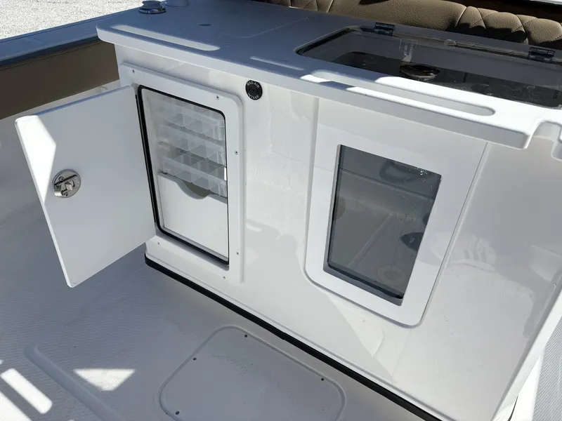 Slide: The Image of Blazer Bay Makaira 2600 2026 - 13