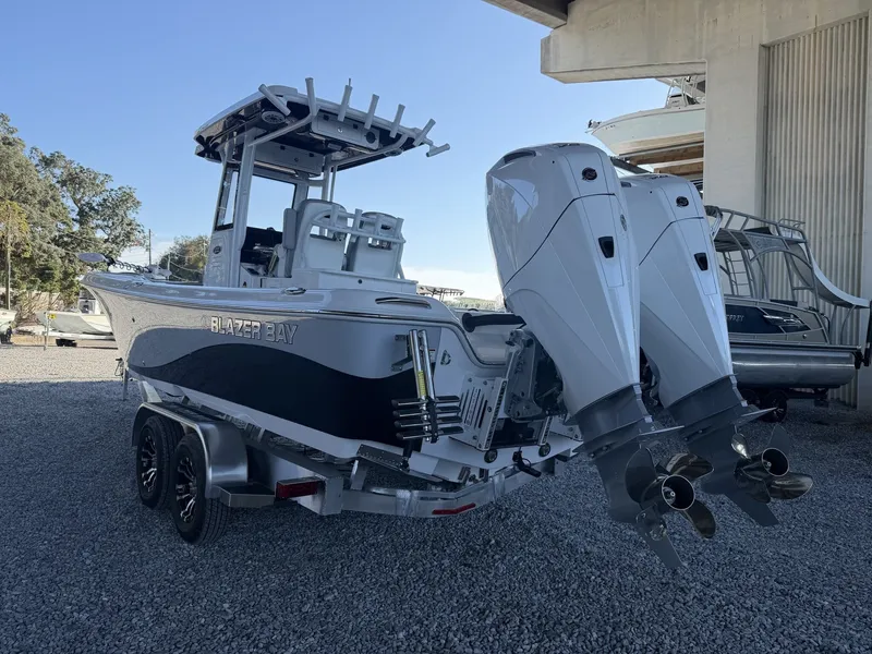 Slide: The Image of Blazer Bay Makaira 2800 2026 - 4