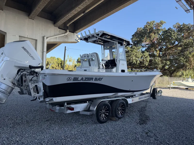 Slide: The Image of Blazer Bay Makaira 2800 2026 - 6