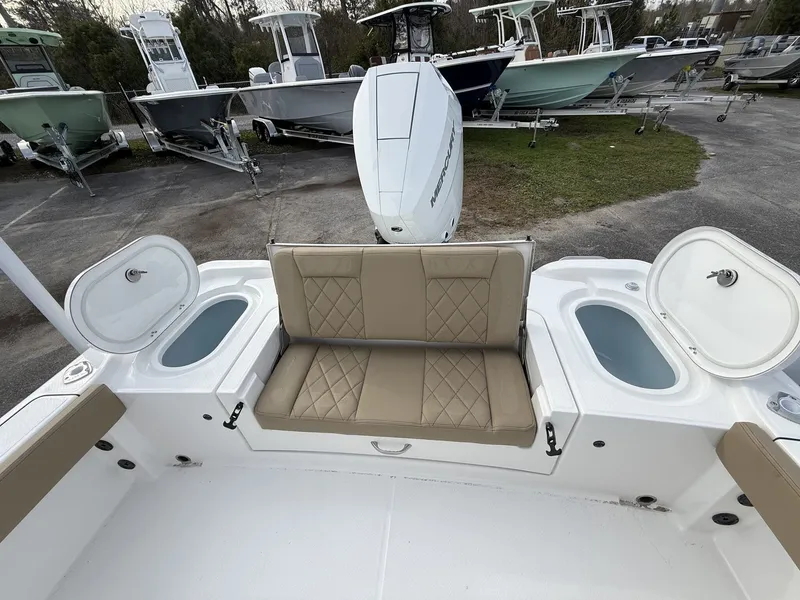 Slide: The Image of Blazer Bay Makaira 2600 2026 - 17