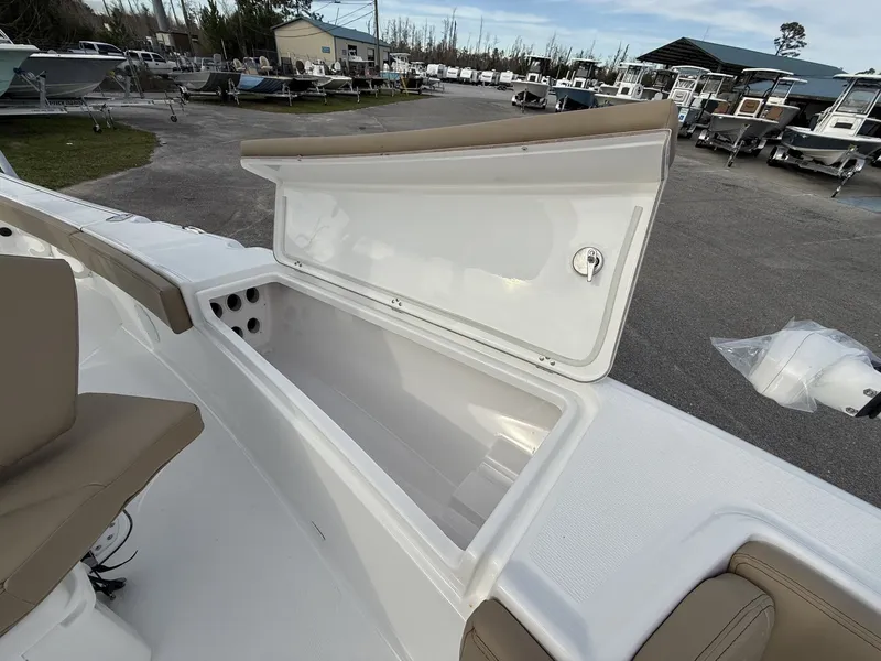 Slide: The Image of Blazer Bay Makaira 2600 2026 - 5