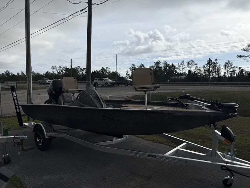 Slide: The Image of Xpress Hyper-Lift Crappie Series H18C 2026 - 8