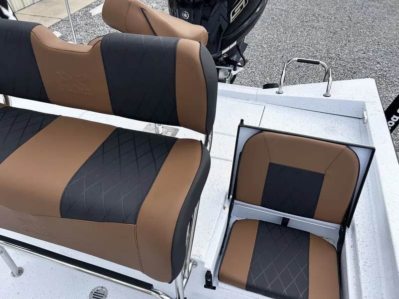 Slide: The Image of Xpress Hyper-Lift Series H22B-200HP 2026 - 5