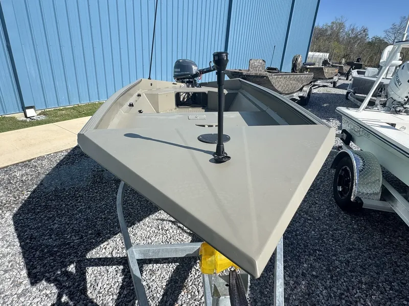 Slide: The Image of Edge Boats Sportsman Series 656DB MID DECK 2026 - 5