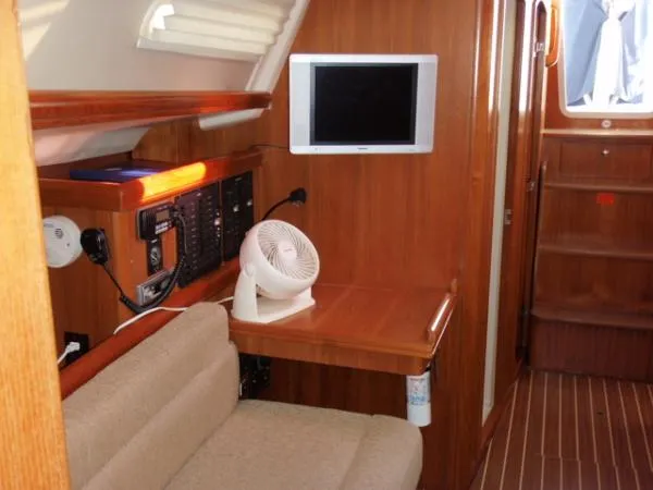 Slide: The Image of Hunter 33 2006 - 7