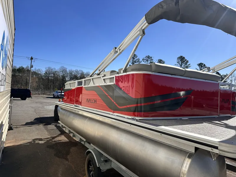 Slide: The Image of Avalon Venture 21 CRUISE-115HP 2026 - 3