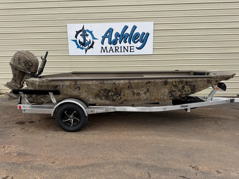 Slide: The Image of Thor Fish Hammer WITH LIVEWELL-YAMAHA 60 2026 - 1