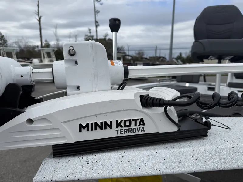 Slide: The Image of Xpress Xclusive R Series XR 21 BAY WITH FORWARD SEATING 2026 - 10