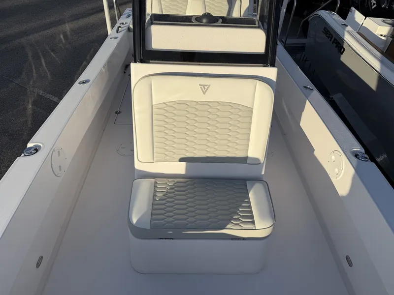 Slide: The Image of Twin Vee 22 BayCat 2026 - 10