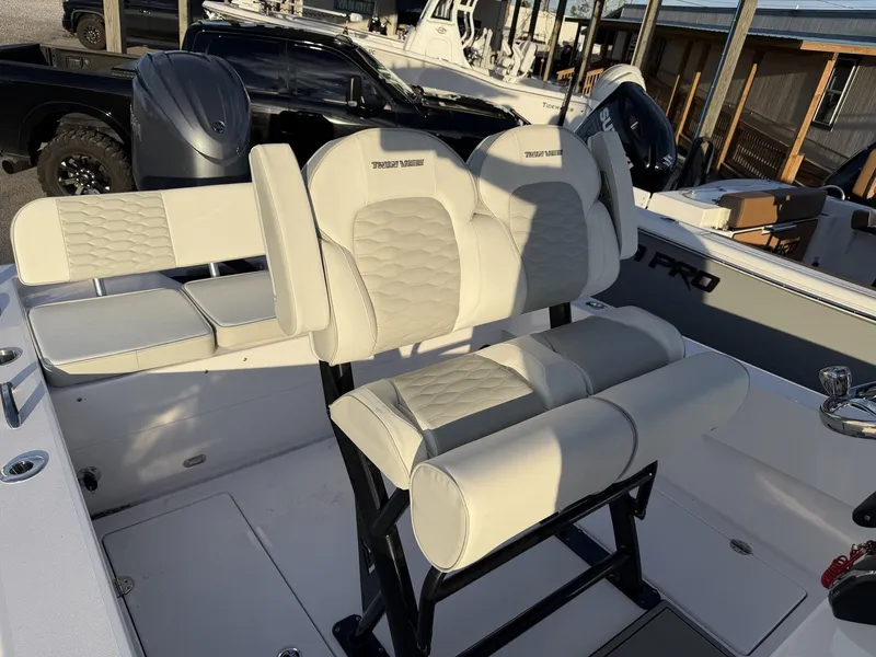 Slide: The Image of Twin Vee 22 BayCat 2026 - 9