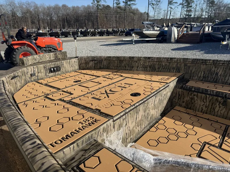 Slide: The Image of Excel 183 Tomahawk 2026 - 6