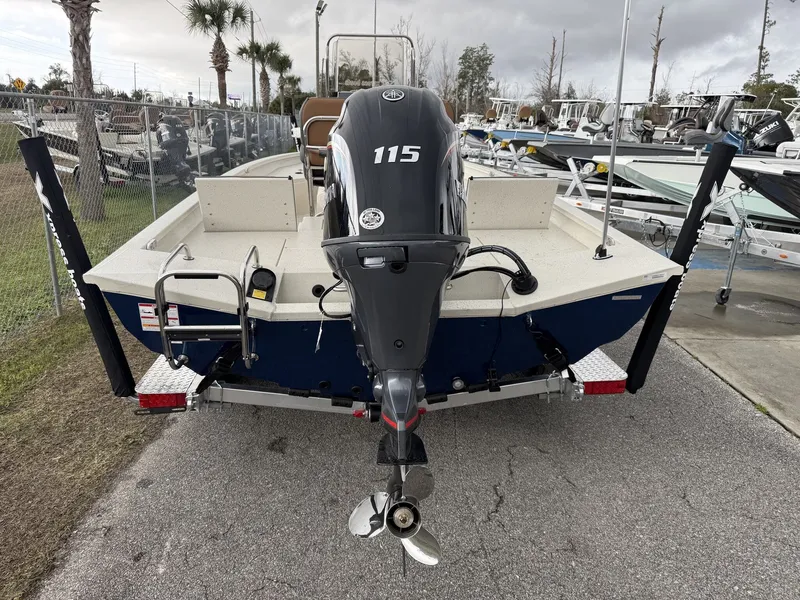 Slide: The Image of Xpress Hyper-Lift Bay Series H20 BAY W/ HYD STEERING 2026 - 5