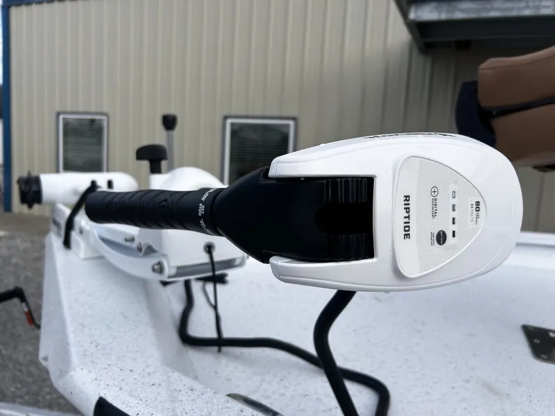 Slide: The Image of Xpress Hyper-Lift Series H22B-200HP 2026 - 13