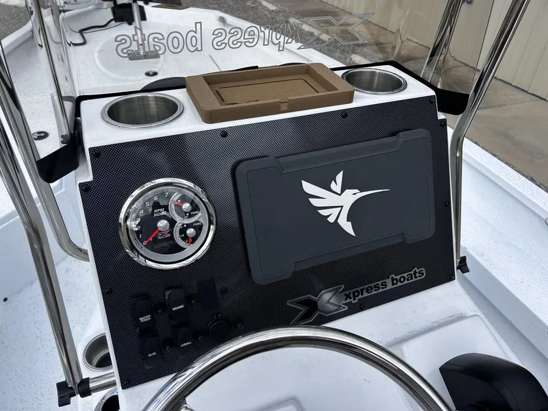 Slide: The Image of Xpress Hyper-Lift Series H22B-200HP 2026 - 7